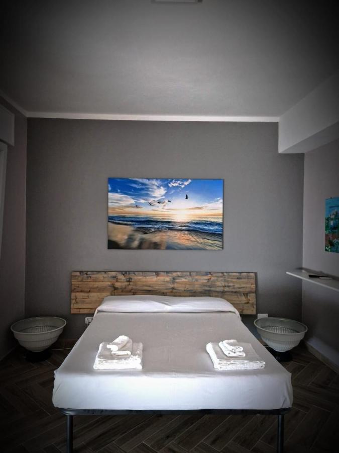 فندق The House Of The Waves برينديسي المظهر الخارجي الصورة